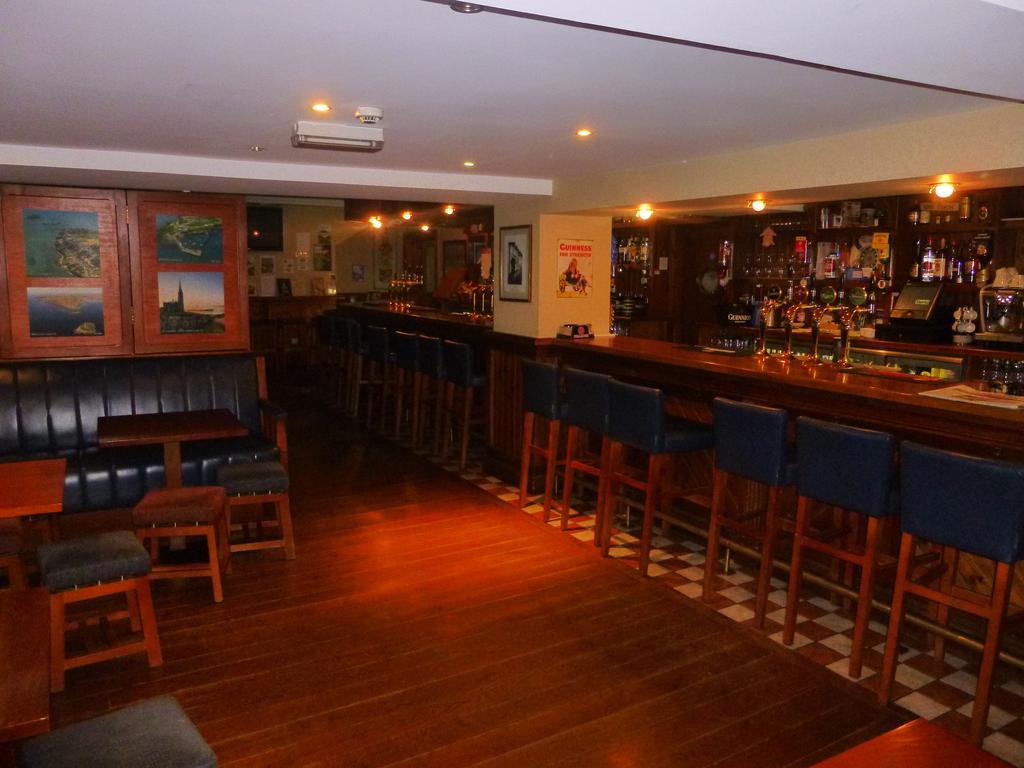 The Schooner Tavern Ballycotton Exterior photo